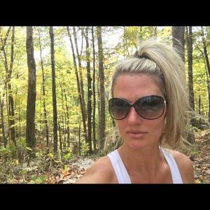 Meet your Posher, Liz